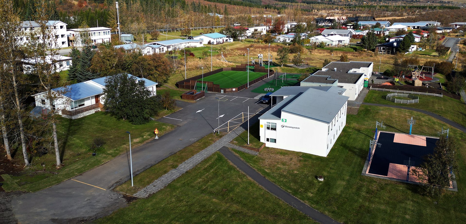 Áhersla á öryggi gangandi vegfarenda við skóla og þjónustustofnanir sveitarfélagsins