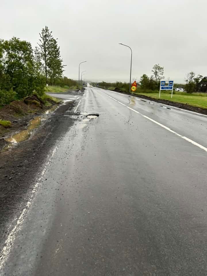 Laugarvatnsvegur lokaður